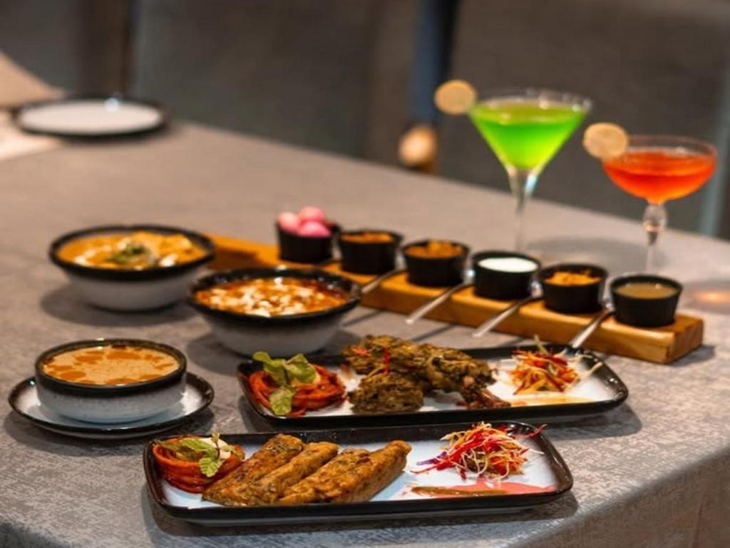 אודייפור Hotel Aaradhya מראה חיצוני תמונה